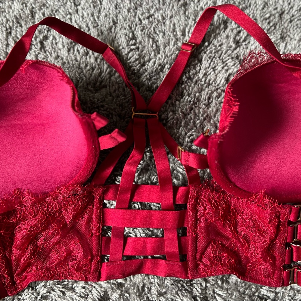 Vs Bra - Picture 2 of 3